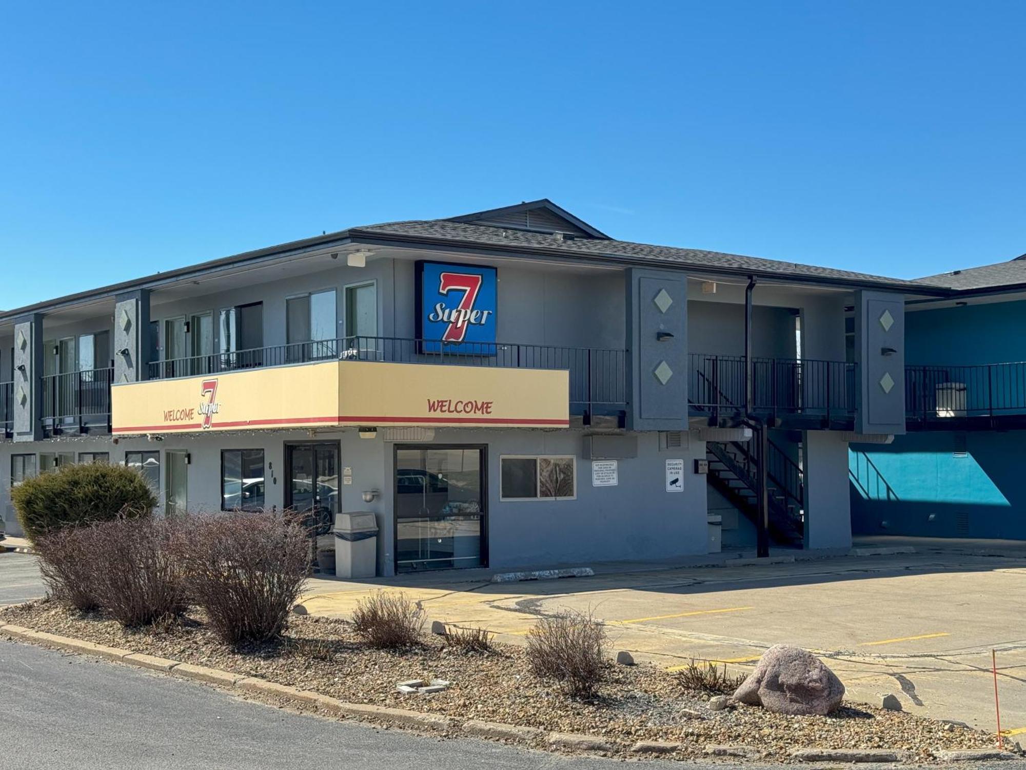 Super 7 Motel Coralville Exterior photo