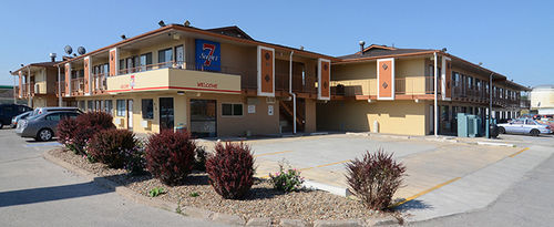Super 7 Motel Coralville Exterior photo